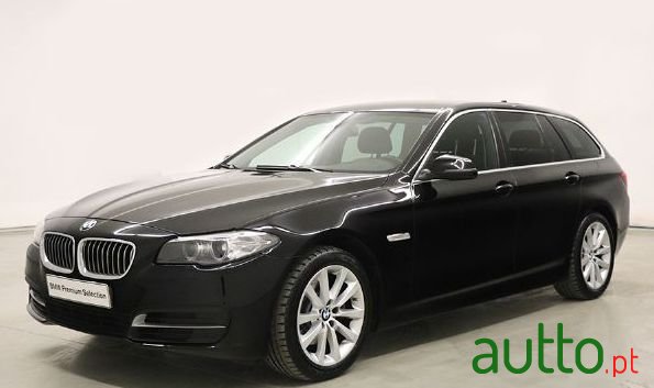 2015' BMW 520 photo #1