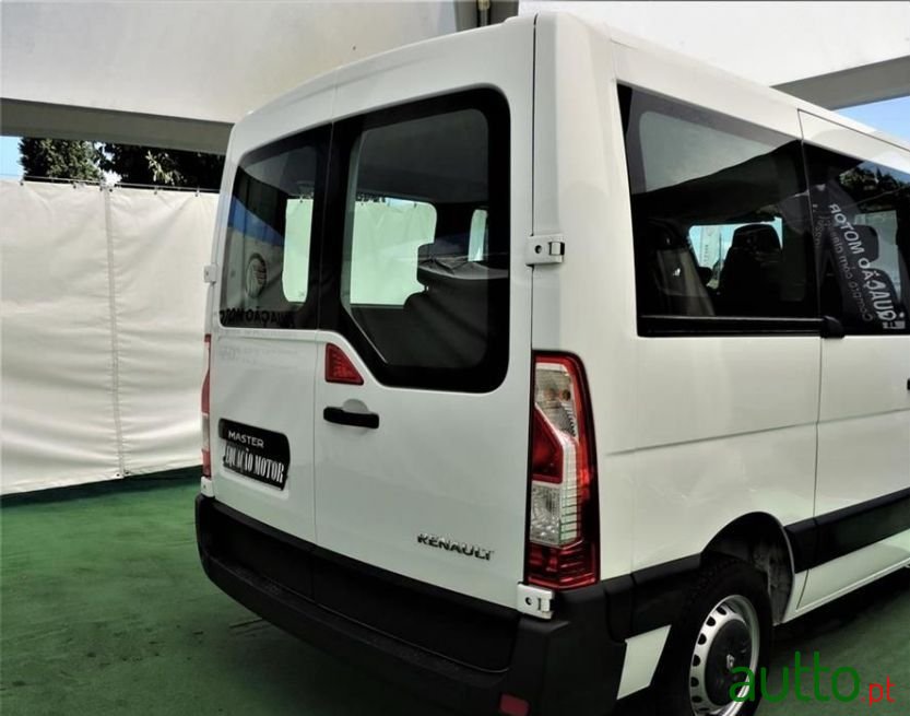 2015' Renault Master photo #5