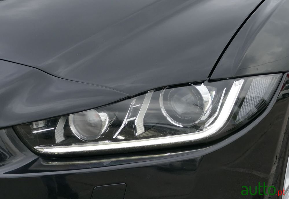 2017' Jaguar XE photo #6