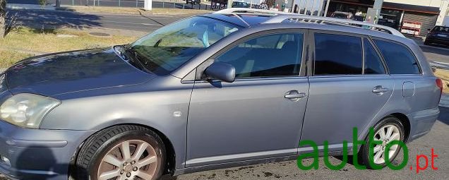 2005' Toyota Avensis Sw photo #3