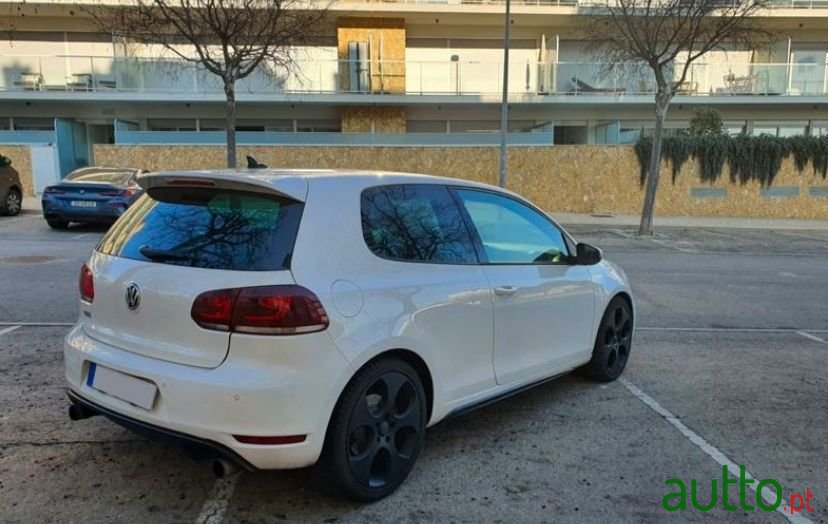 2009' Volkswagen Golf photo #3