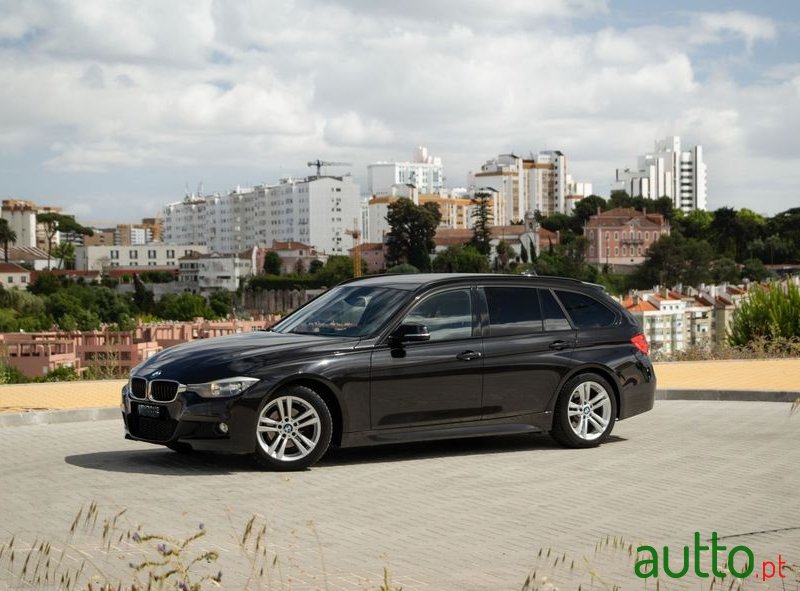 2013' BMW 318 D Touring Pack M photo #2