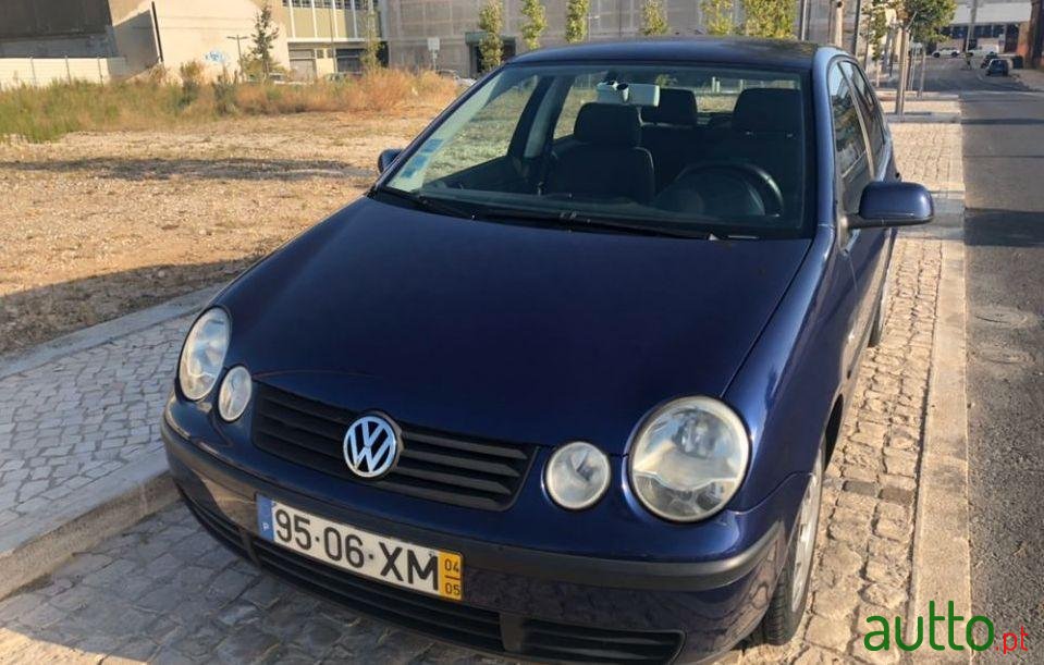 2004' Volkswagen Polo photo #2