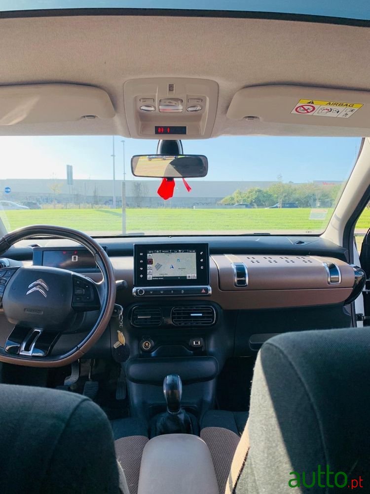 2016' Citroen C4 Cactus photo #6