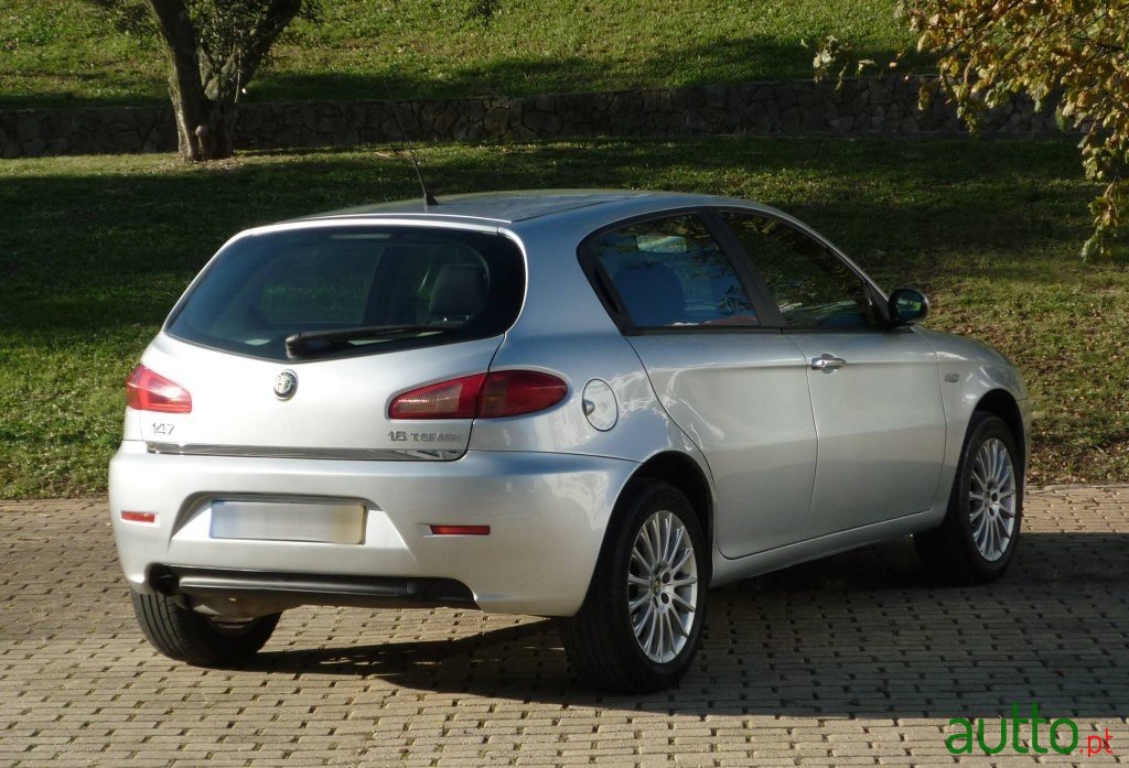 2005' Alfa Romeo 147 photo #4