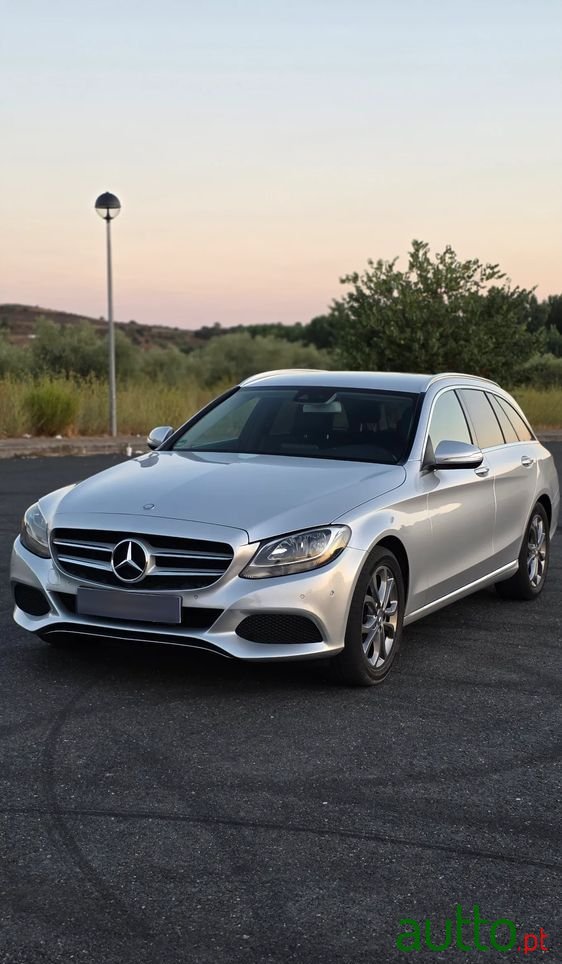 2014' Mercedes-Benz Classe C photo #1