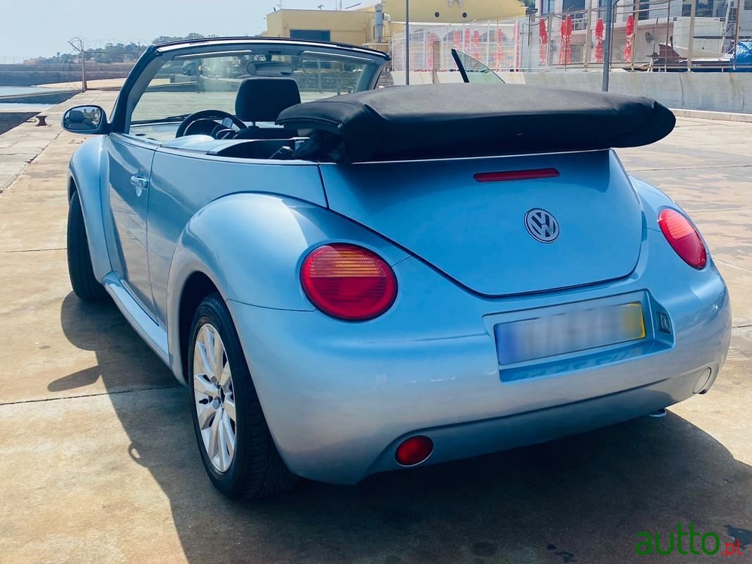 2005' Volkswagen New Beetle photo #5