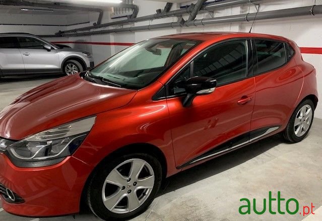 2015' Renault Clio photo #1