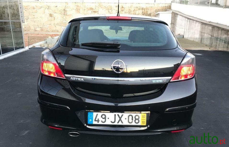 2010' Opel Astra Gtc photo #1