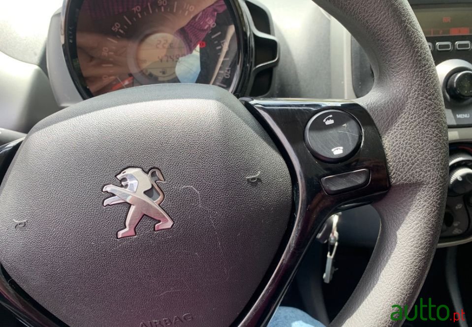 2014' Peugeot 108 photo #2