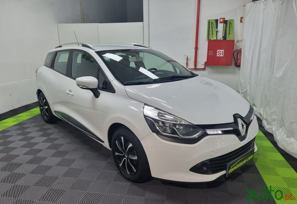2014' Renault Clio Sport Tourer photo #3