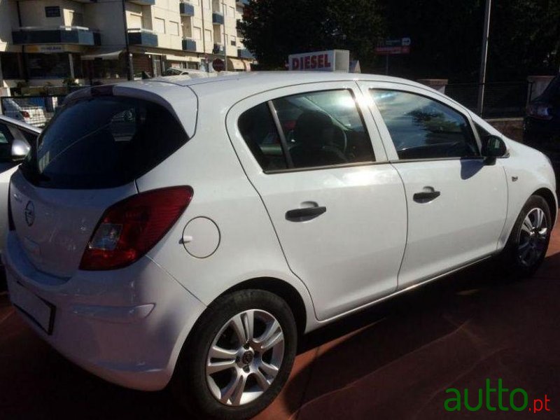 2013' Opel Corsa 1.3 Cdti Enjoy photo #1