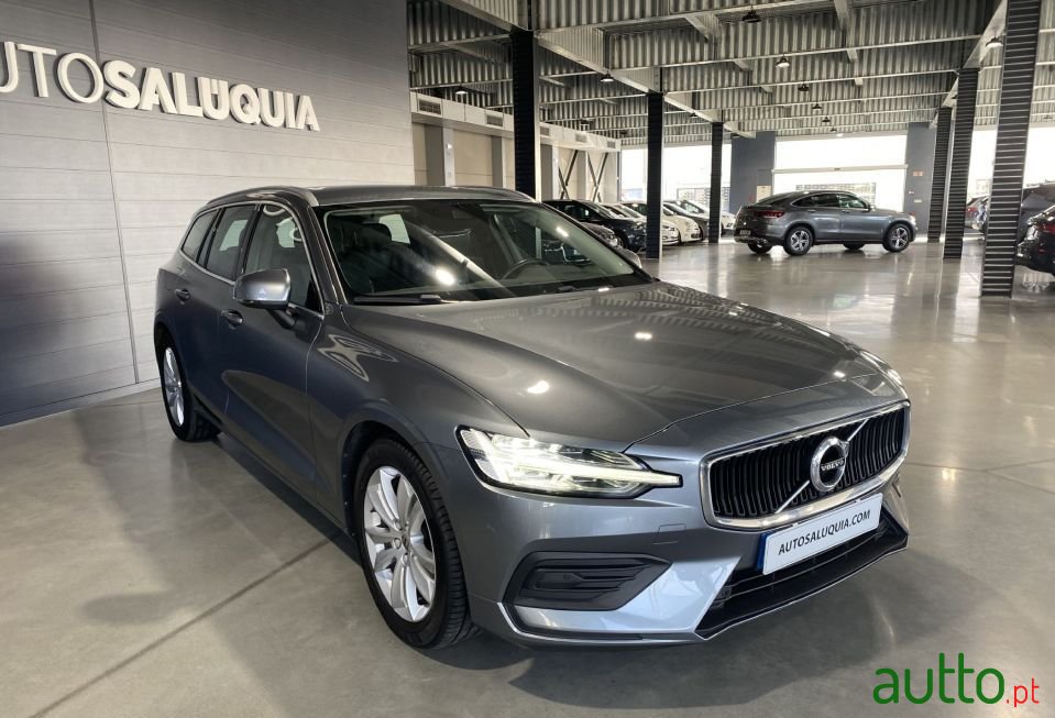 2019' Volvo V60 photo #6