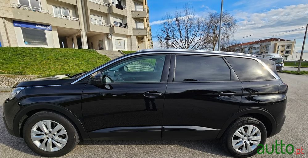 2020' Peugeot 5008 photo #5