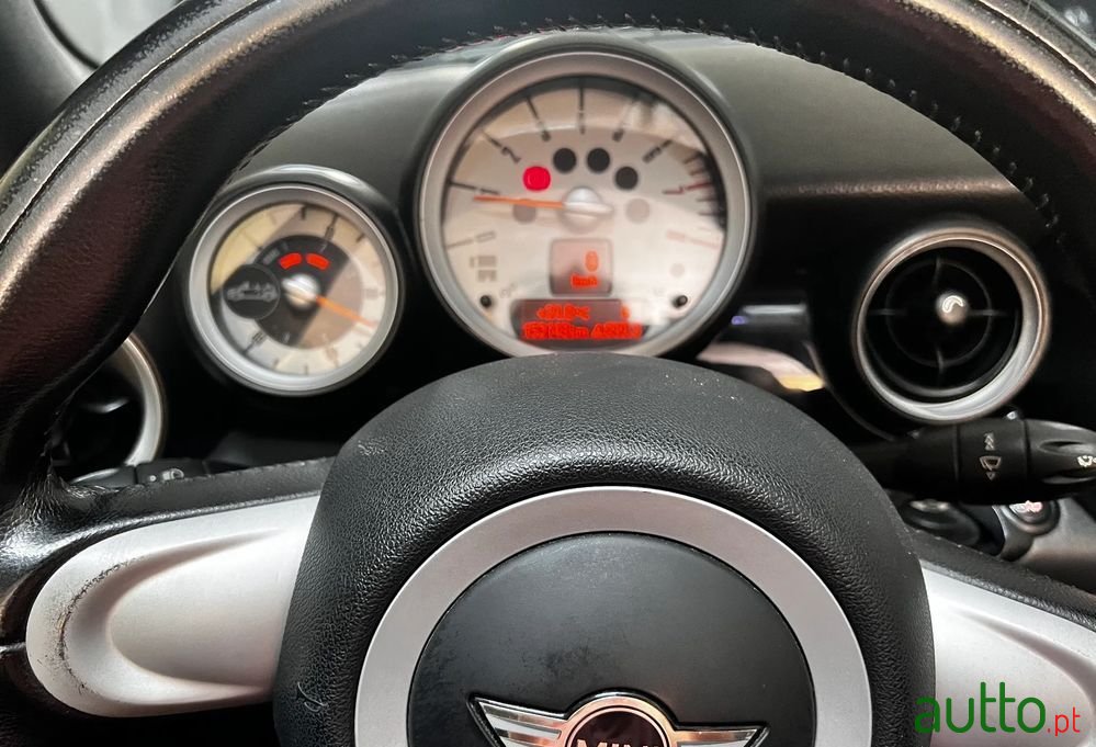 2010' MINI Cooper photo #4