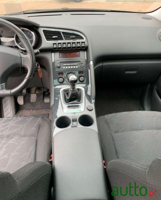 2010' Peugeot 3008 photo #3