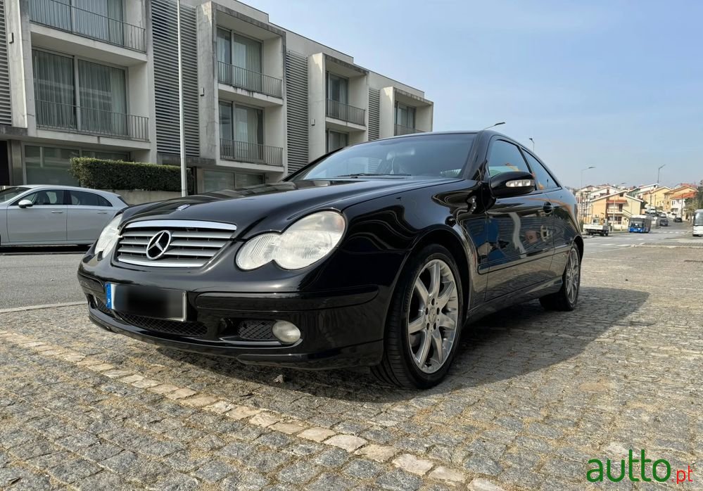 2002' Mercedes-Benz Classe C photo #4