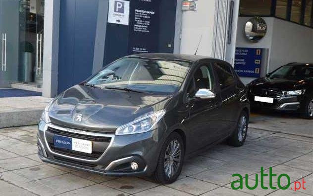 2017' Peugeot 208 1.6 Bluehdi Style photo #1