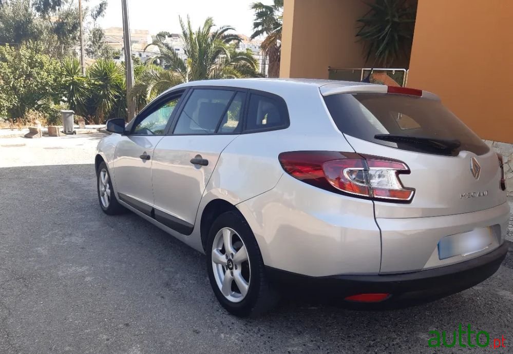 2011' Renault Megane Break photo #5