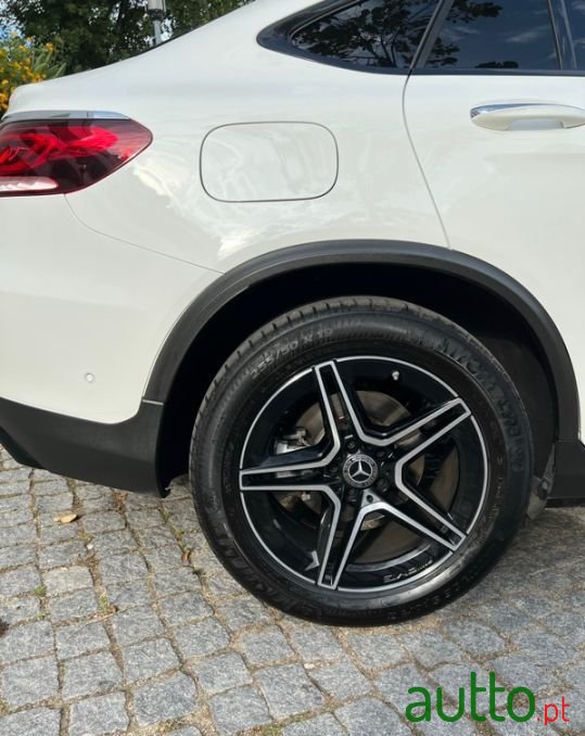 2019' Mercedes-Benz GLC 300 photo #6