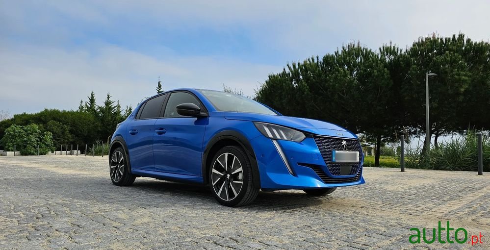 2021' Peugeot e-208 Gt photo #6