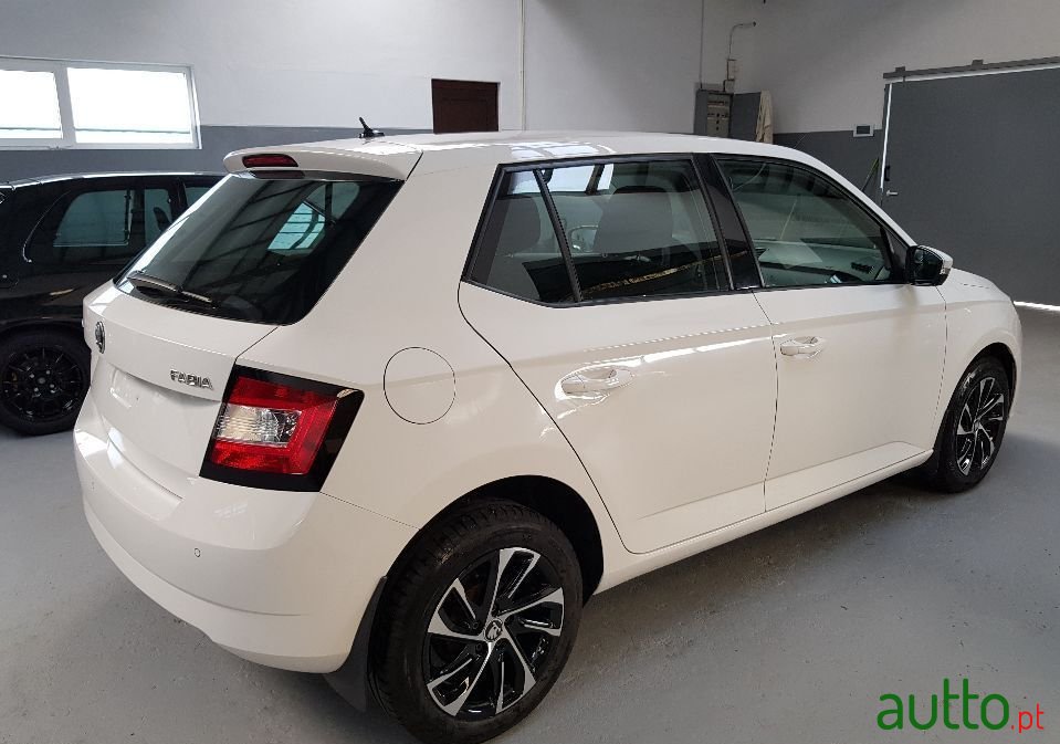 2016' Skoda Fabia photo #4