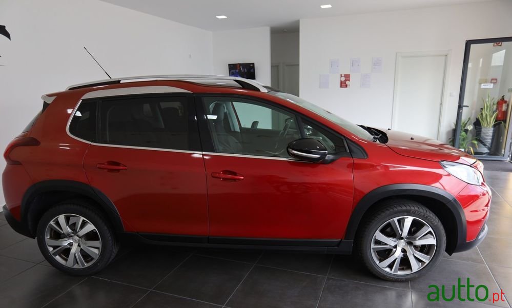 2017' Peugeot 2008 1.6 Bluehdi Allure photo #5