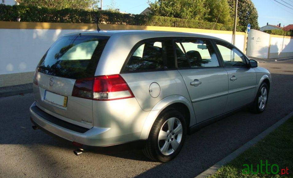 2004' Opel Vectra Caravan photo #3