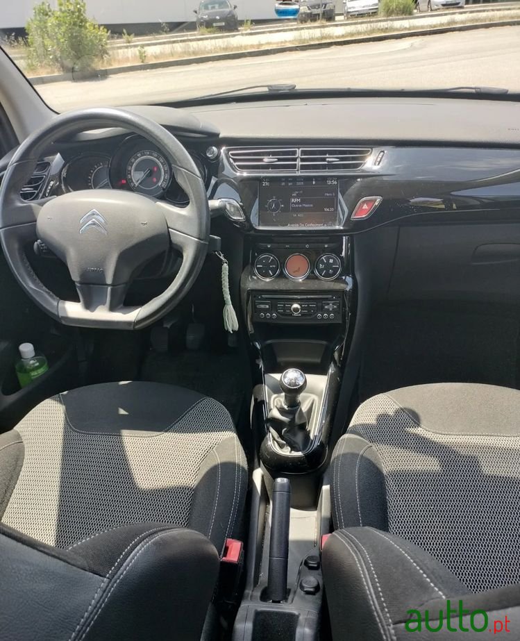 2013' Citroen C3 photo #6
