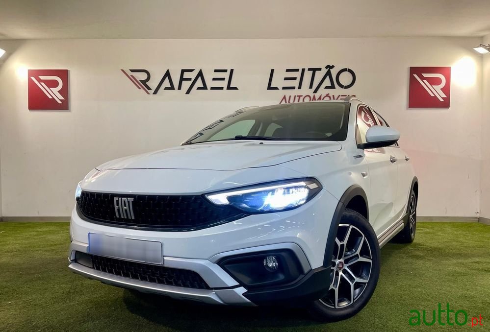 2023' Fiat Tipo Cross 1.3 Multijet photo #1