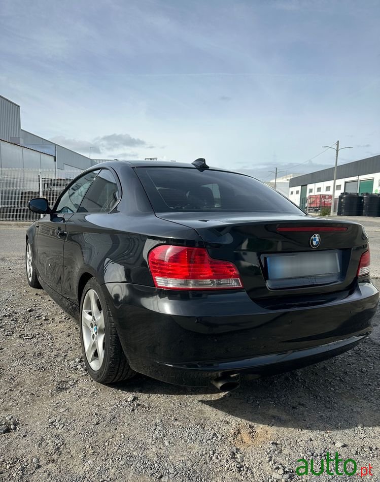 2010' BMW 118 D Coupe photo #3