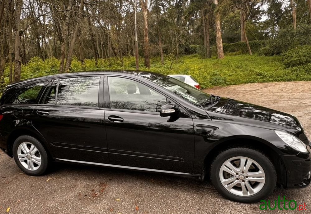 2009' Mercedes-Benz R 350 photo #5