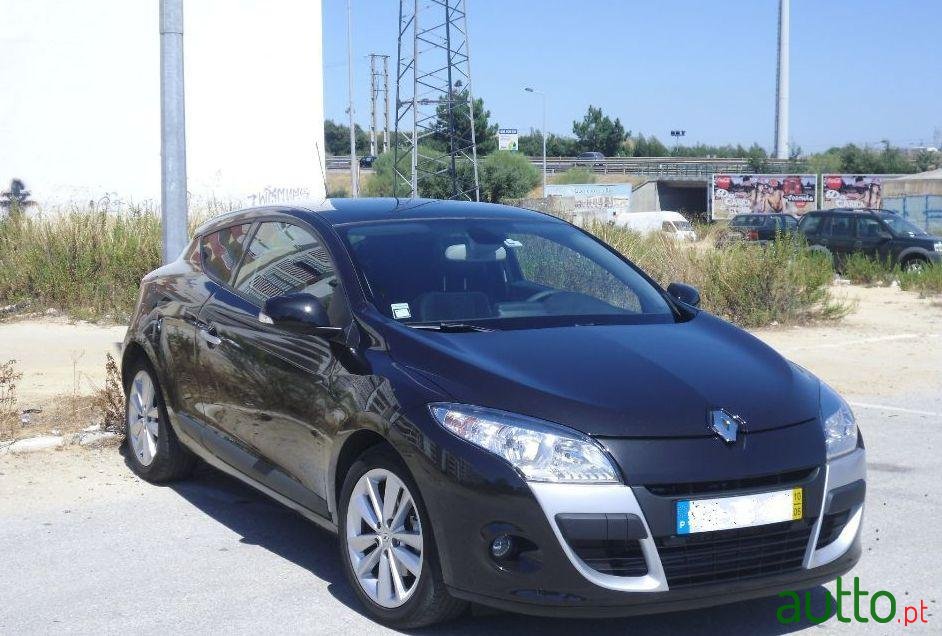 2010' Renault Megane photo #1