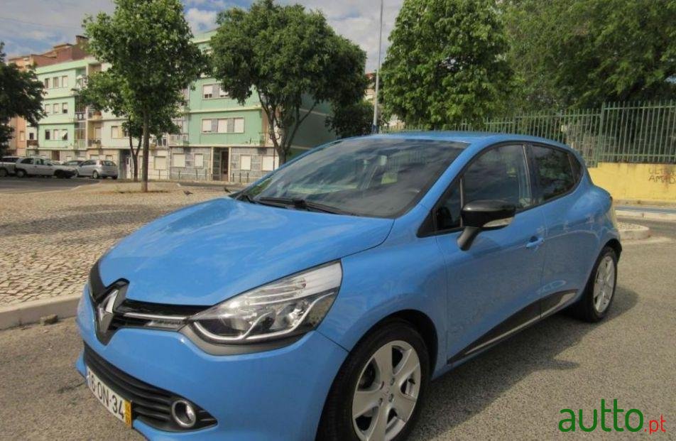 2014' Renault Clio photo #1