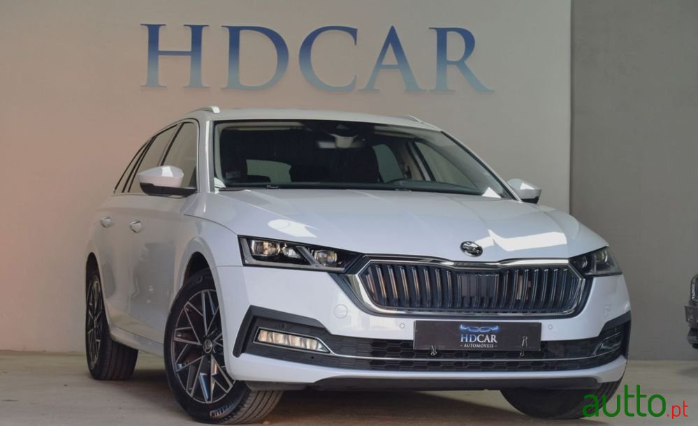 2022' Skoda Octavia Break photo #3