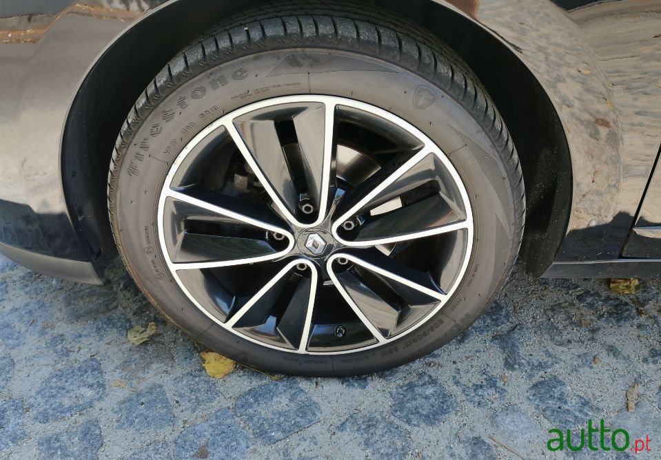 2013' Renault Megane Sport Tourer photo #5