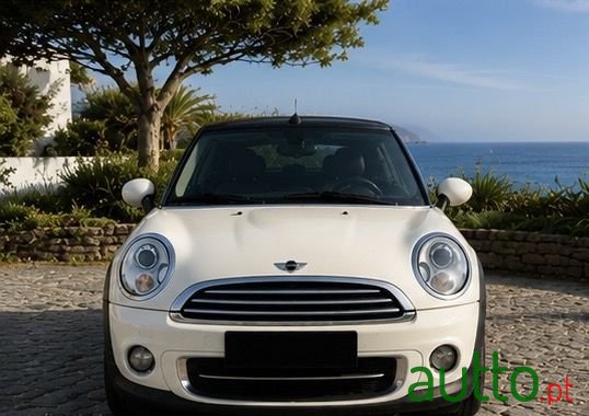 2011' MINI Cooper D Aut. photo #2