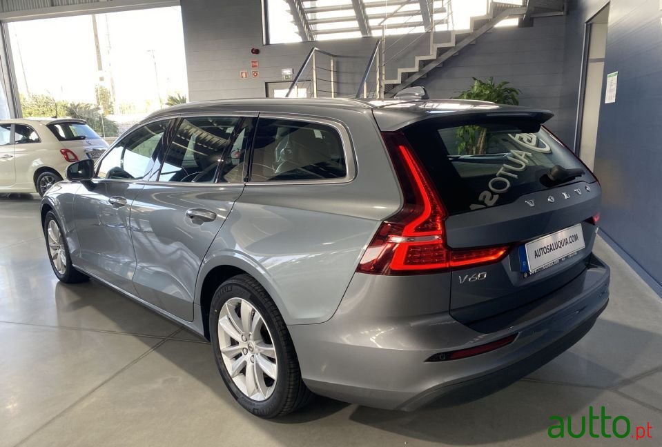 2019' Volvo V60 photo #3