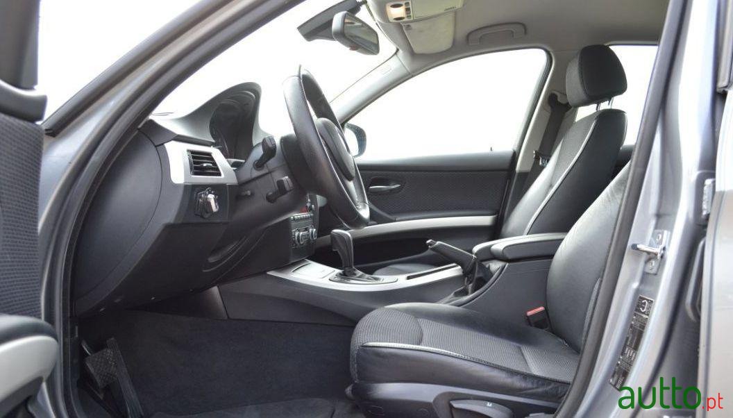 2009' BMW 320 photo #3