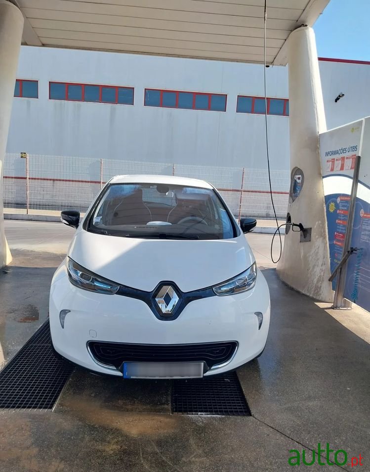 2015' Renault Zoe photo #2