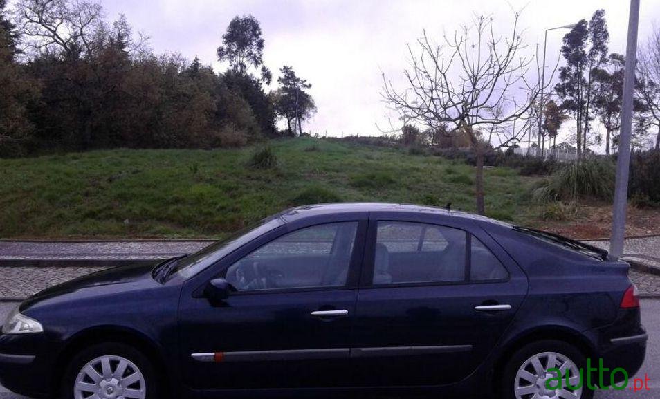 2002' Renault Laguna 1.9 Dci Privilége photo #1