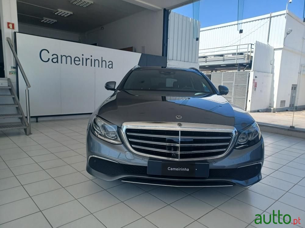 2019' Mercedes-Benz E-300 photo #5