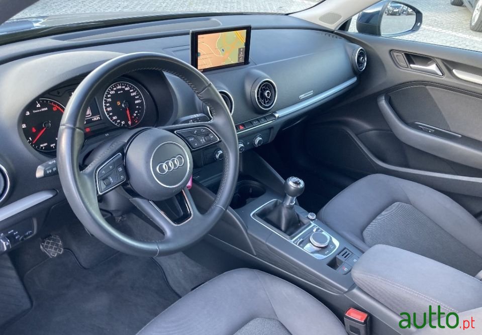 2018' Audi A3 Sportback photo #6