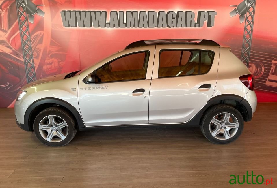 2017' Dacia Sandero Stepway photo #3