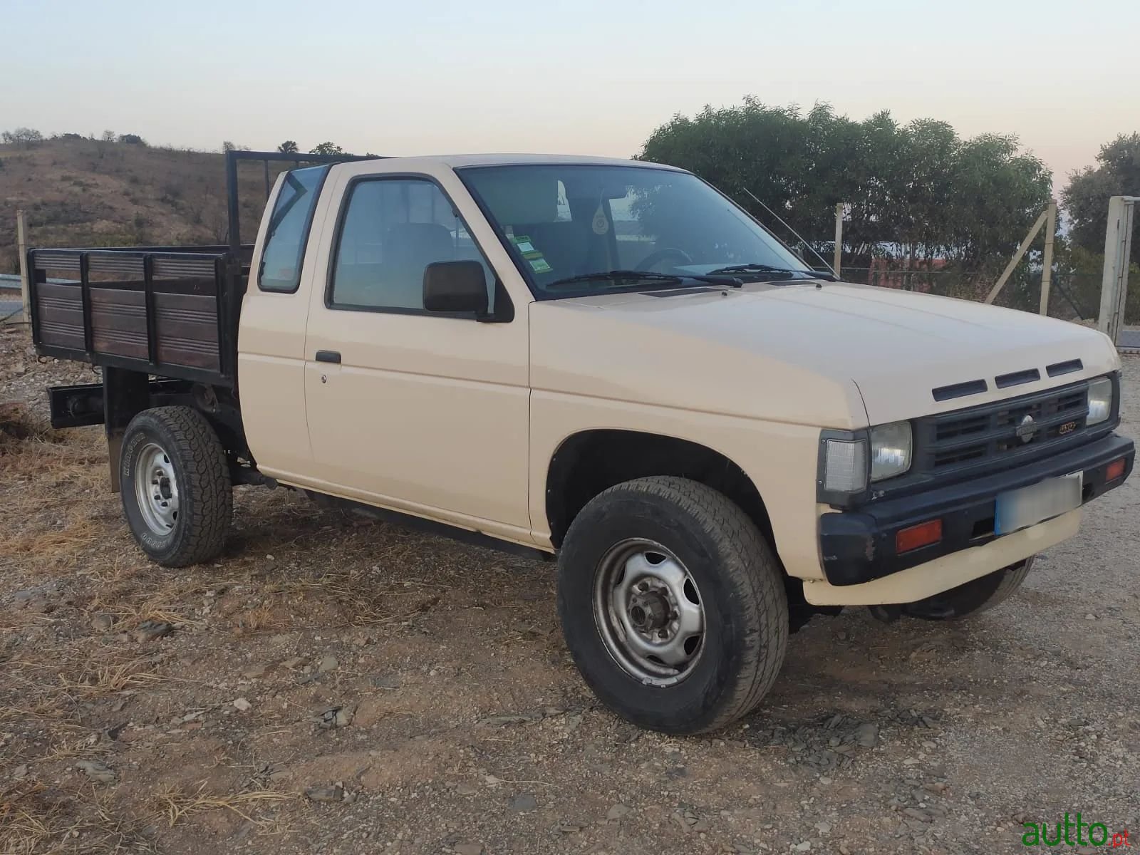 1991' Nissan Pick-Up photo #2