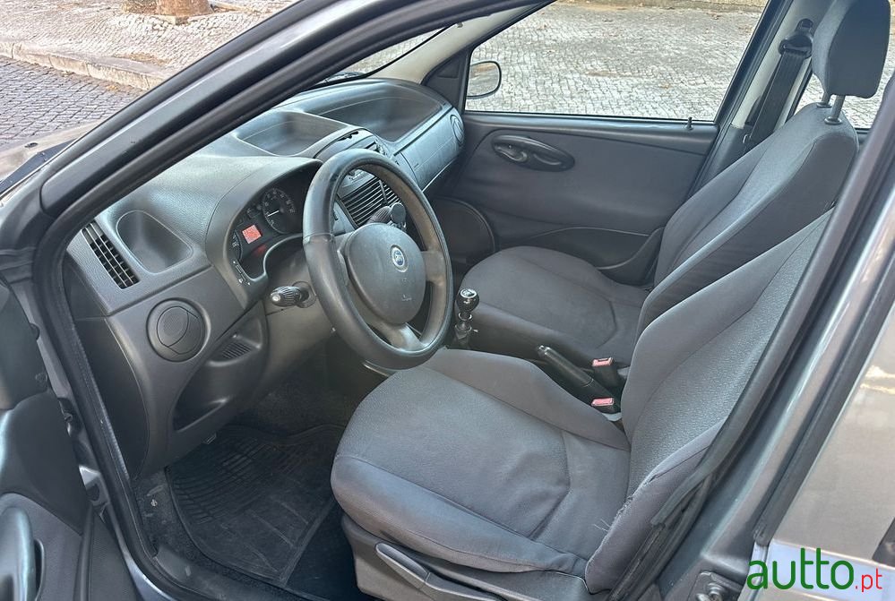 2004' Fiat Punto 1.2 60 Active photo #5
