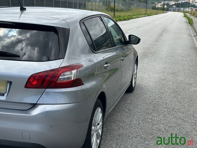 2016' Peugeot 308 1.6 Bluehdi Allure photo #5