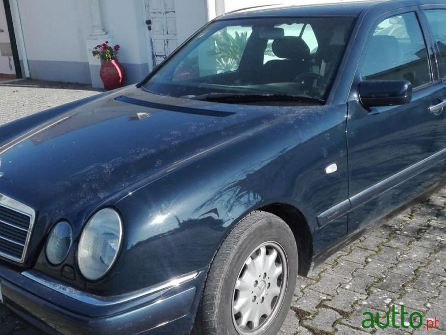 1996' Mercedes-Benz E-290 photo #3