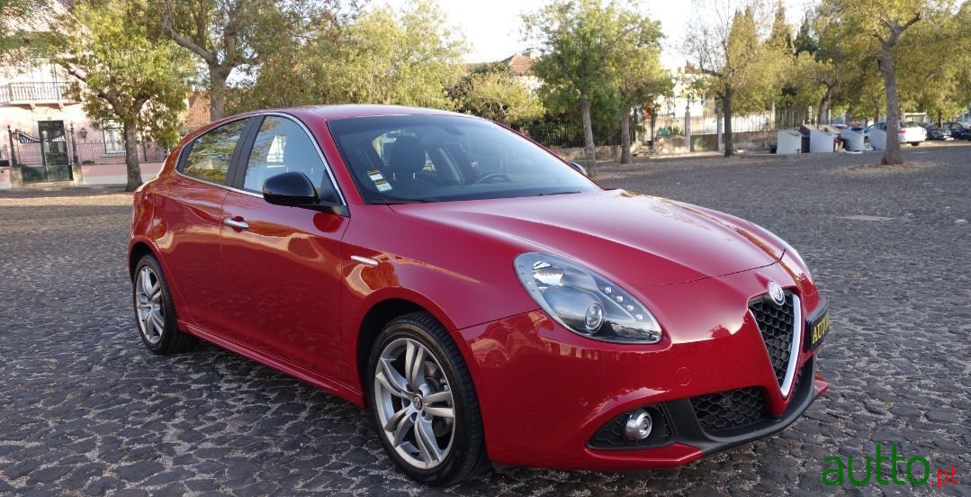2017' Alfa Romeo Giulietta photo #4