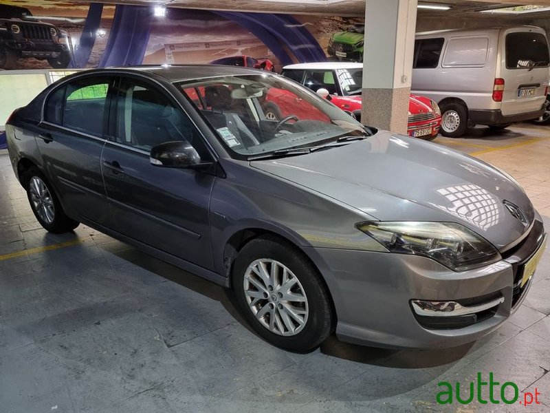 2015' Renault Laguna photo #3